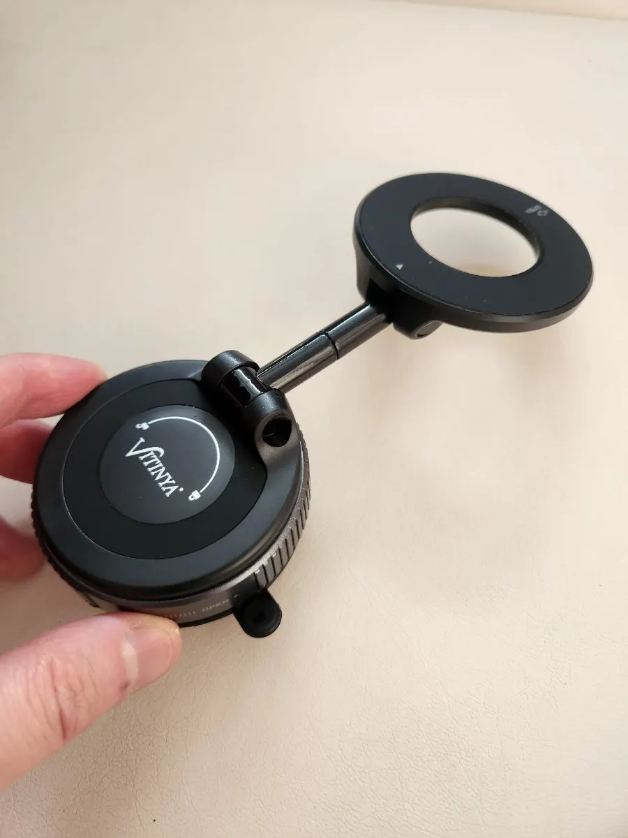Mount with 360° angle adjustment