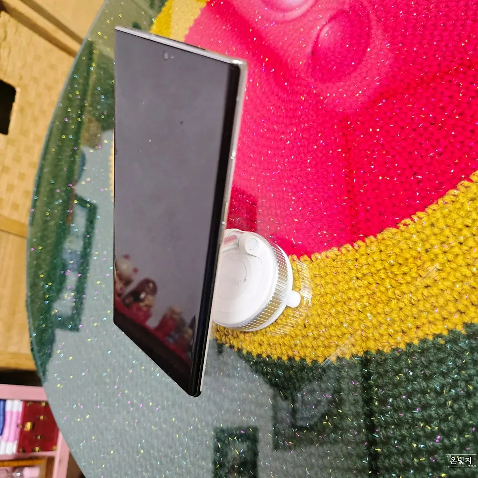 360° rotating mount for switching between landscape and portrait