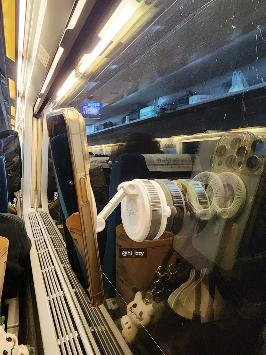 Mount with 360° rotation and angle adjustment