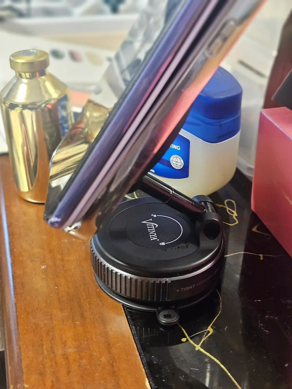 MagSafe car mount in everyday use