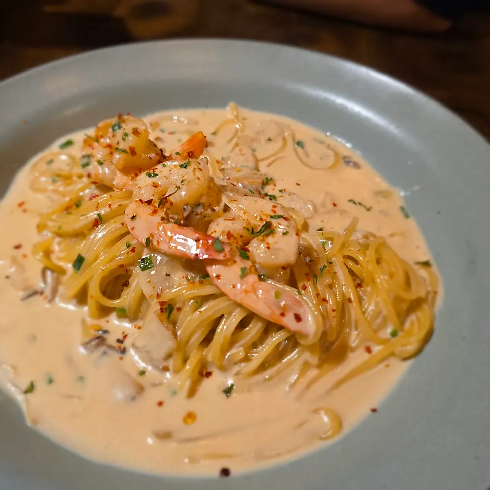 ねっとりしたソースのトゥームバパスタ
