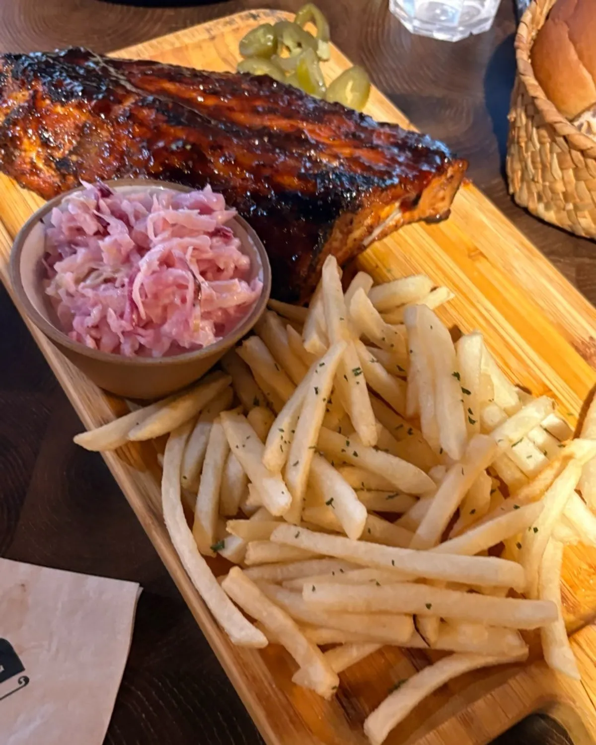 생맥주와 제로콜라를 곁들인 BBQ 상차림