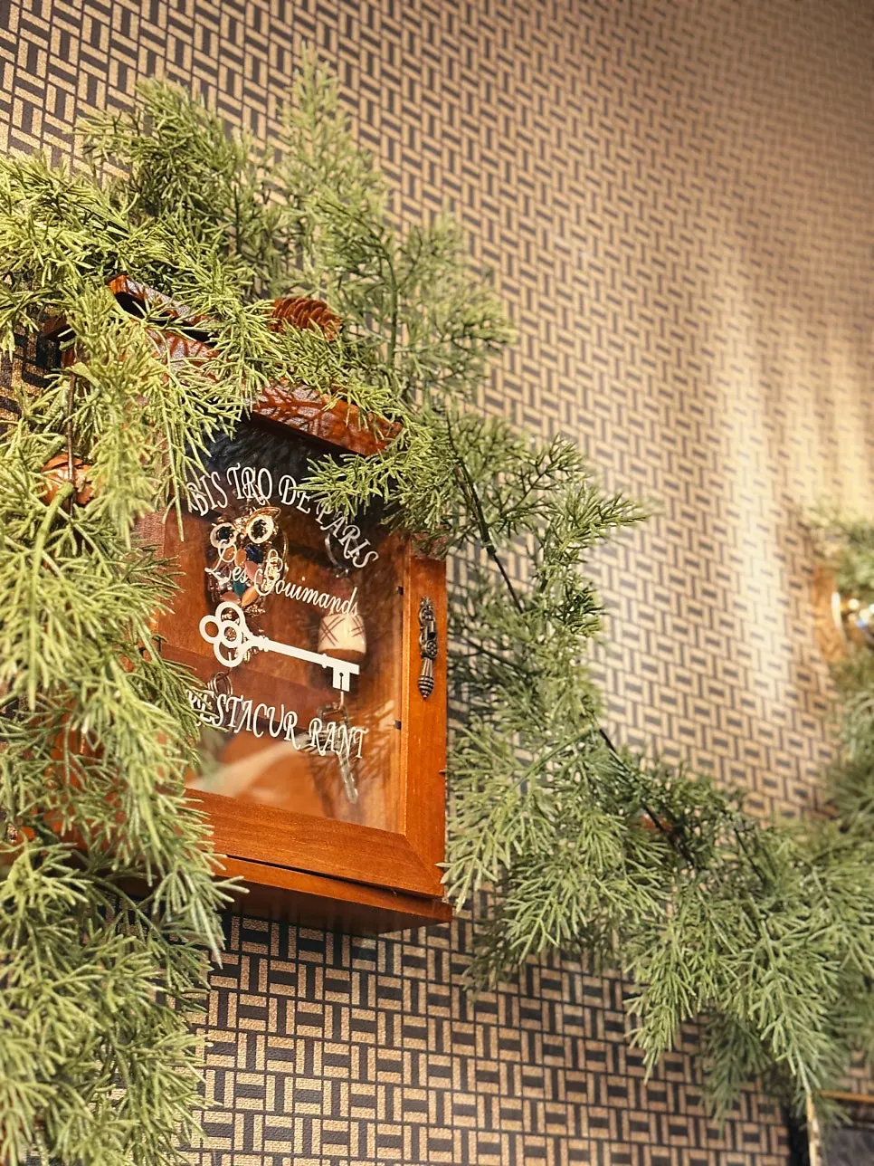 Interior detail at Rustic Smokehouse Bojeong branch