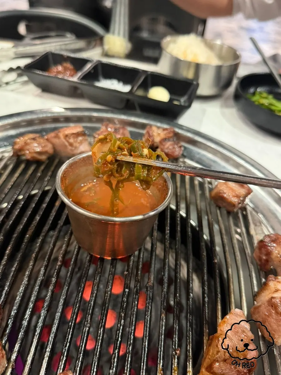 불판 위에 남은 목살