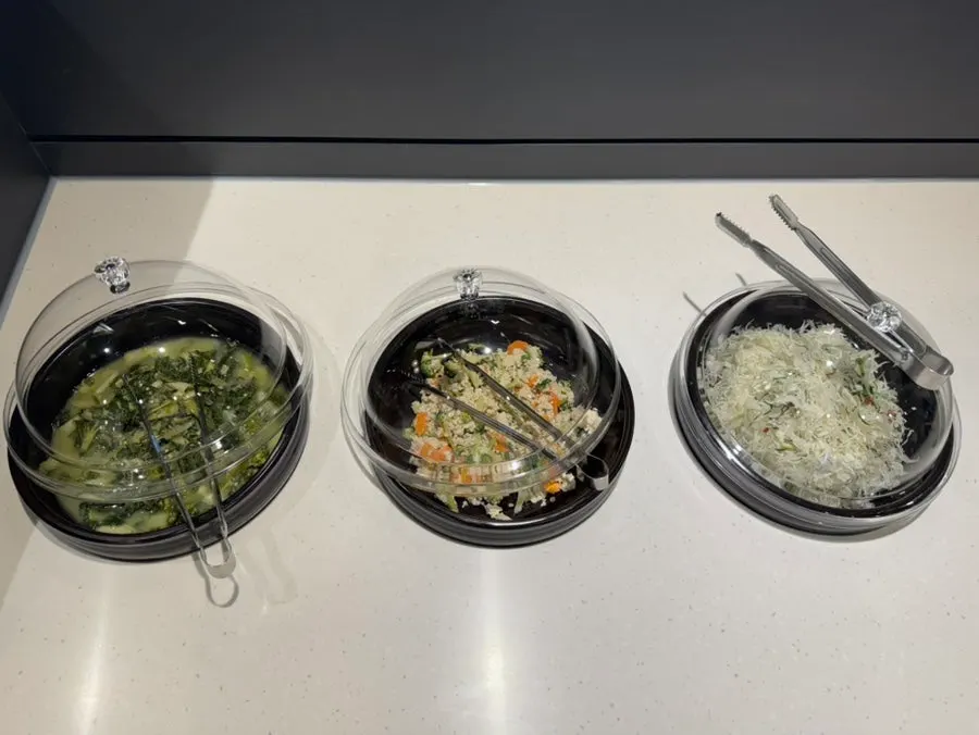 Gim and banchan laid out at the salad bar