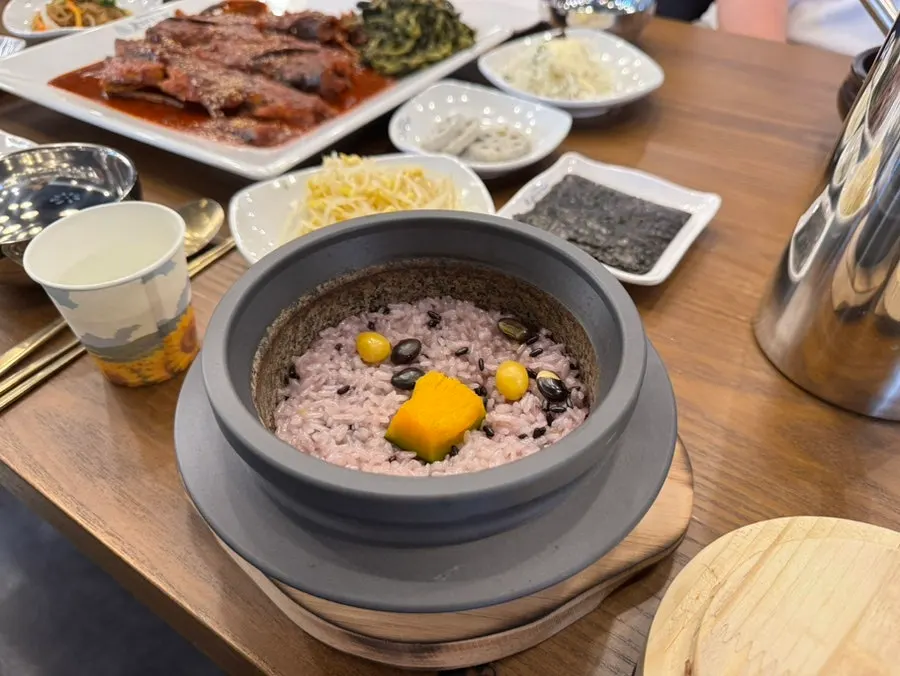 Sungnyung made by adding water to the cauldron rice