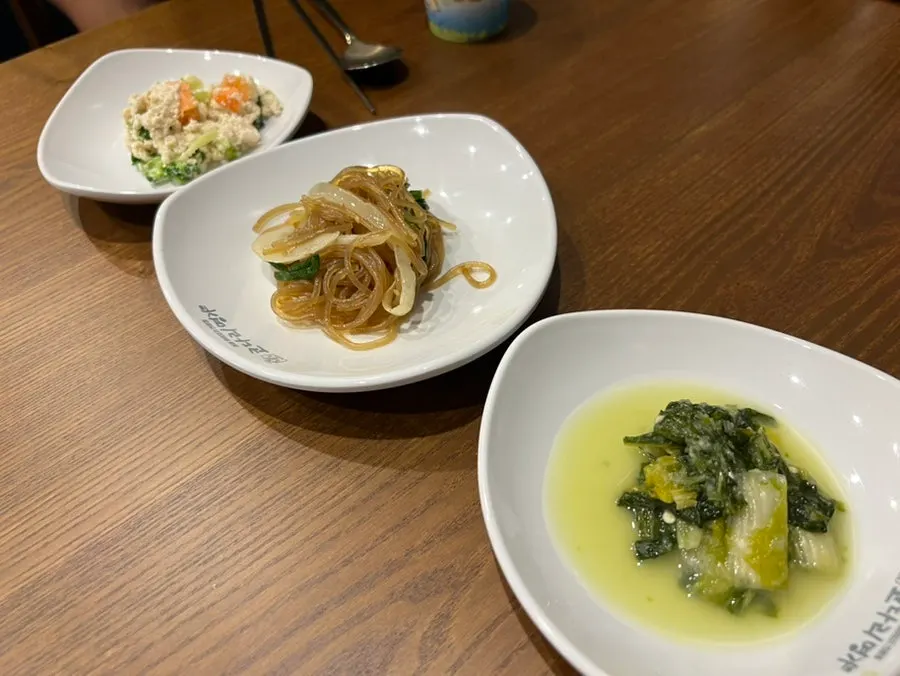 Banchan and tableware set on the table