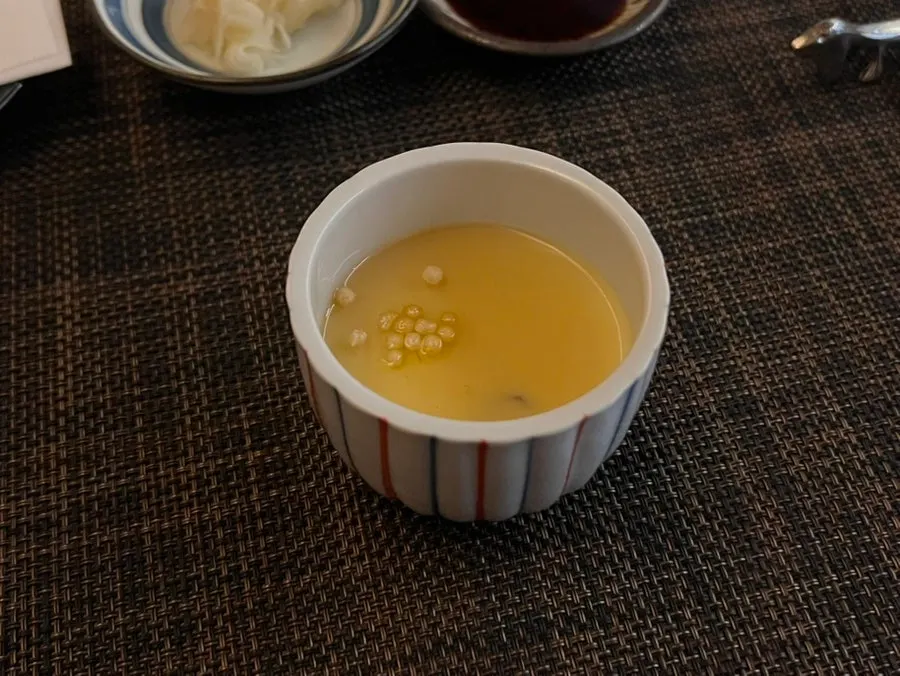 강아지 모양 수저받침과 생강절임, 간장 세팅