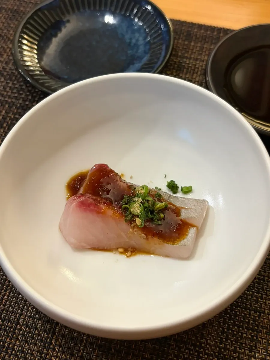Flounder sashimi mixed with konowata tsumami