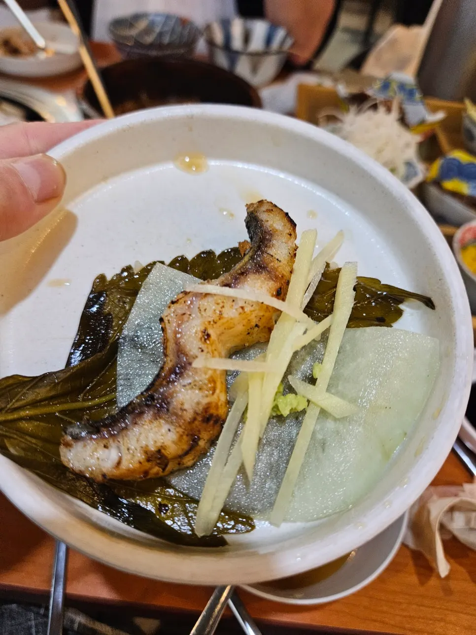 A golden-grilled piece of salt-grilled eel