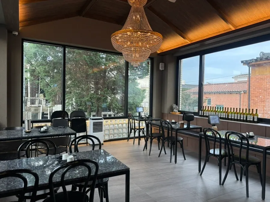 View of Ryu-eun's 2nd floor window seating