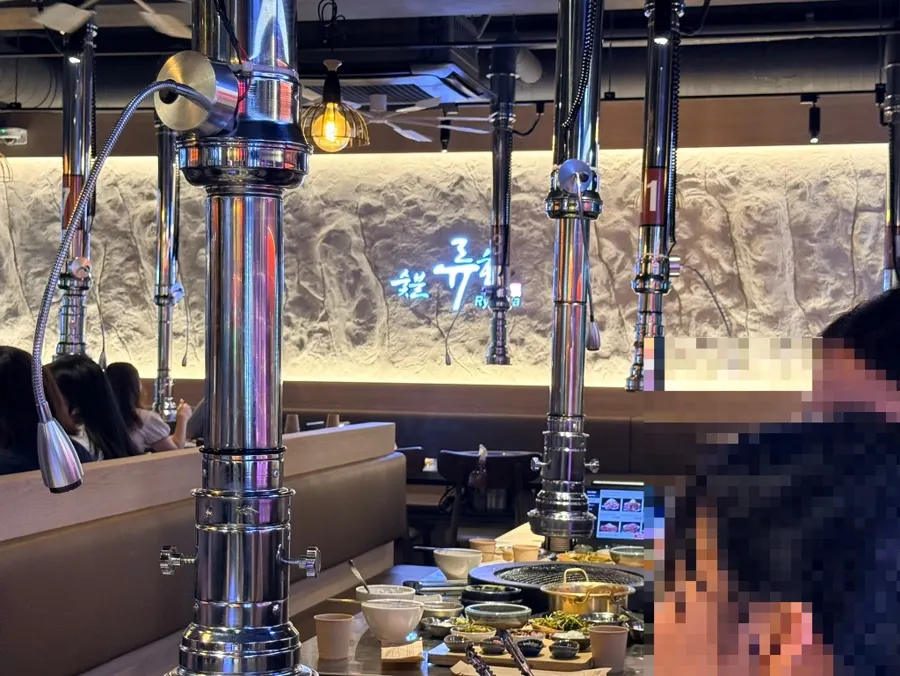 Seating inside Sutbul Ryuhwa Bangi Branch