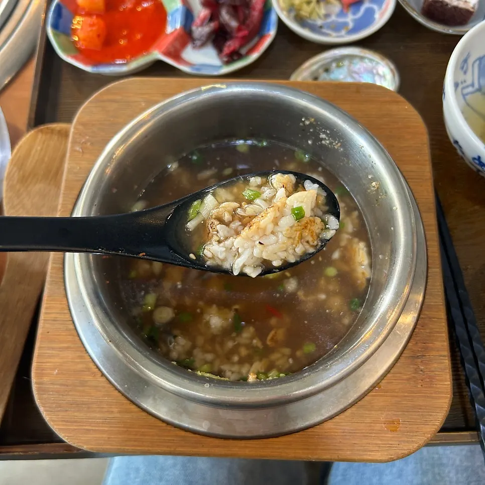 마늘 다져 넣고 끓인 미역국