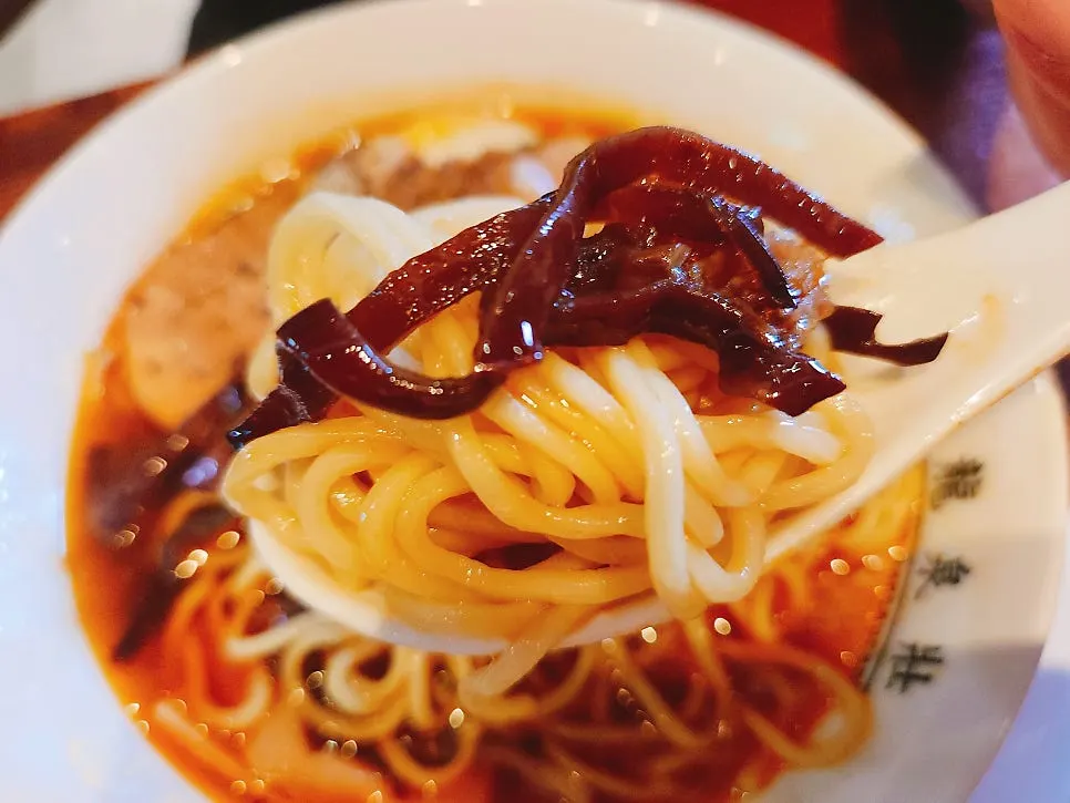 맑은 국물의 아사리 라멘 클로즈업