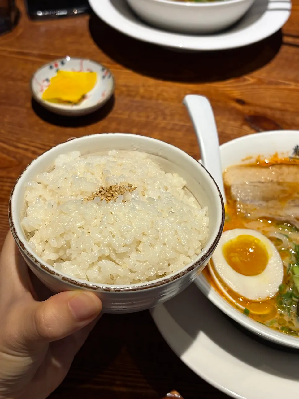 라멘과 카라아게, 공깃밥 상차림
