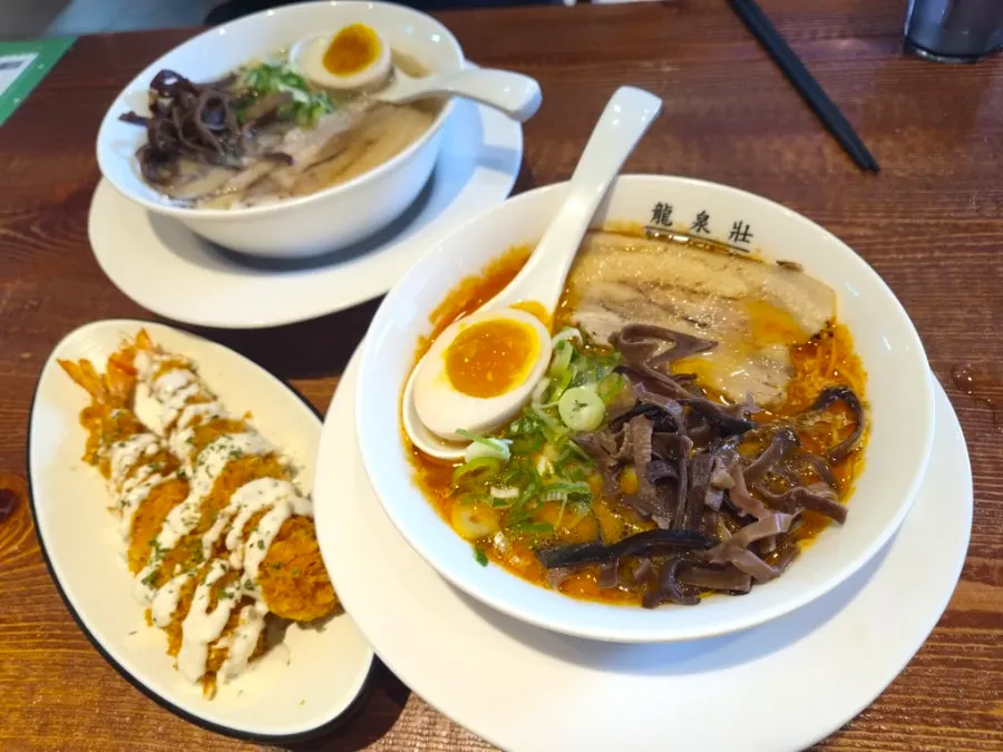 Penyajian ramen setelah dipesan