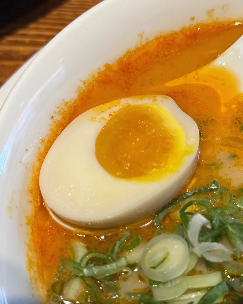 Chashu and toppings on the Kara ramen