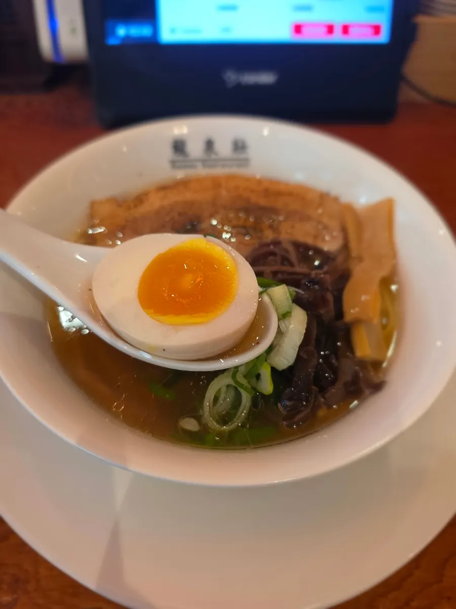 アサリ出汁の塩ラーメン、リュセンソアシリ一杯