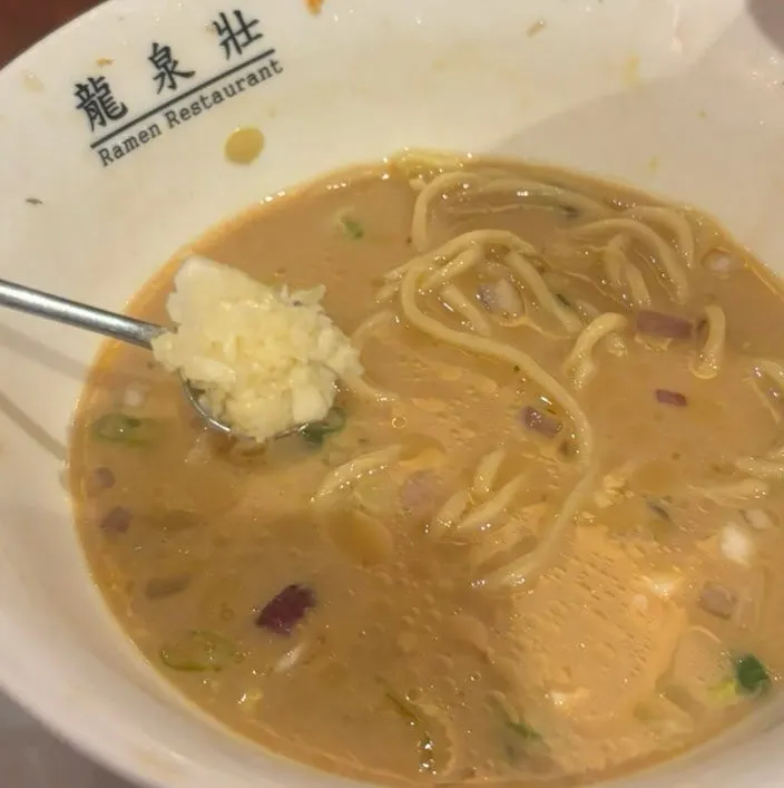 타르타르 소스에 찍은 가라아게
