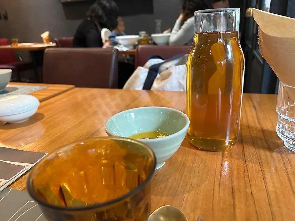 보리 옥수수 둥굴레로 우린 사발 곡물차