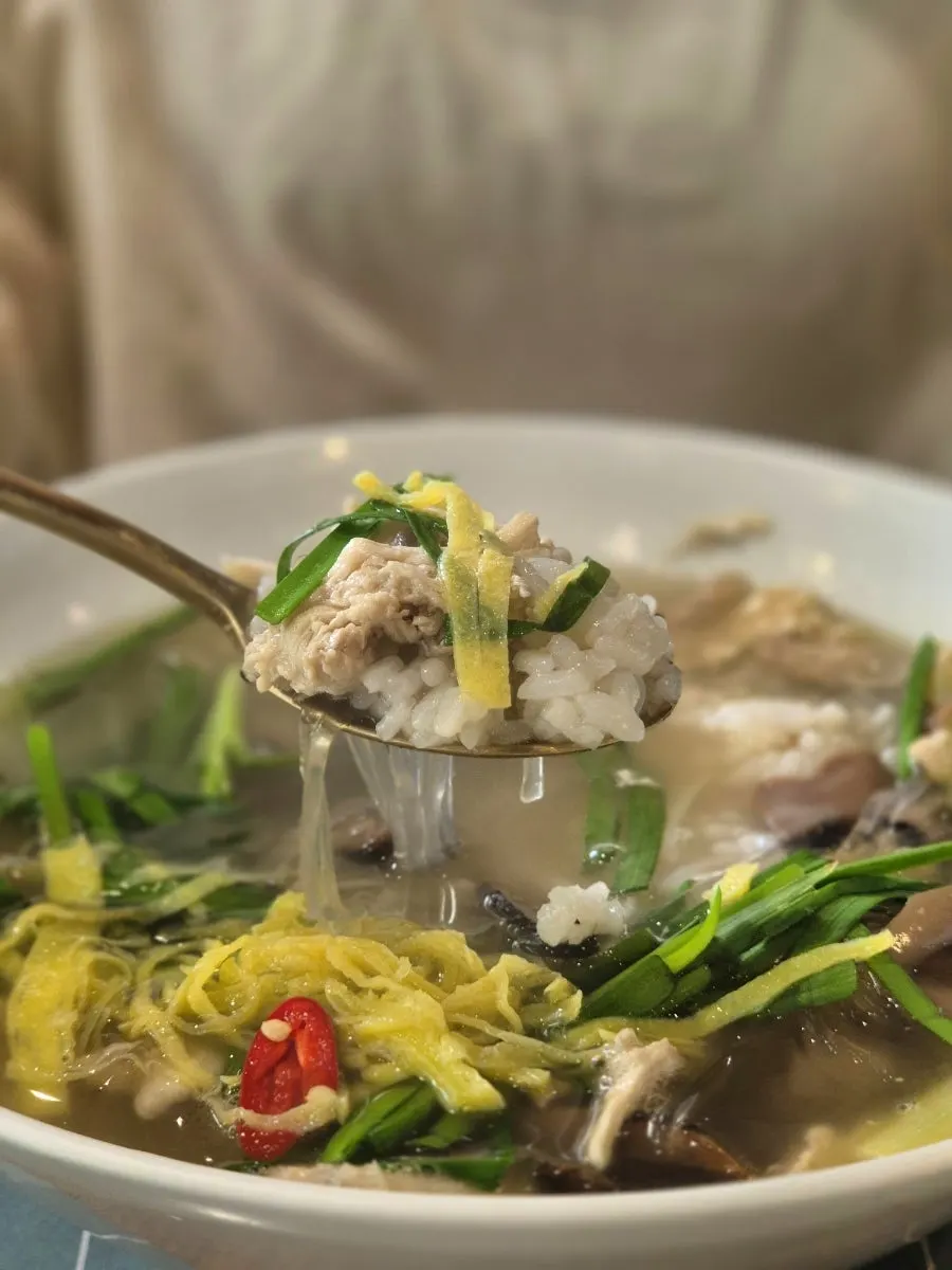 Neungi mushroom chicken gomtang with chicken and mushrooms