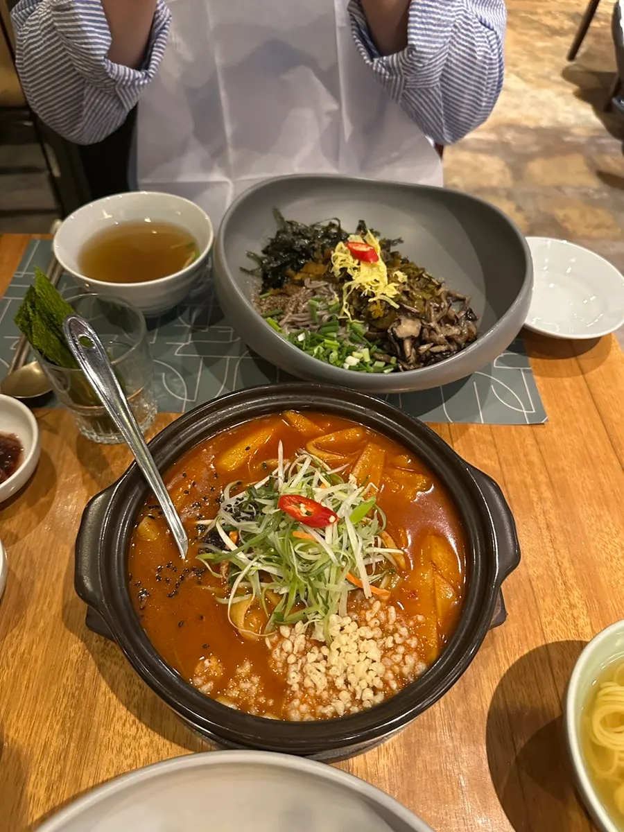 Generously portioned SABAL mini tteokbokki