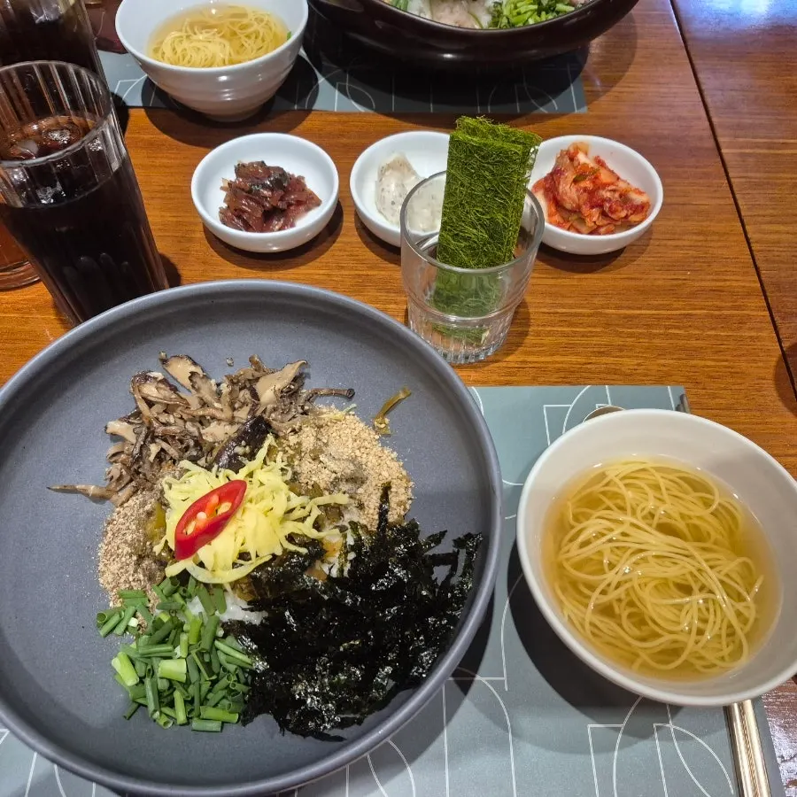 Both rice dishes served together at SABAL