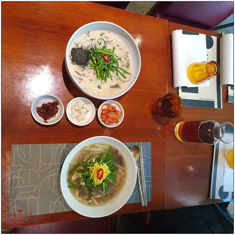Basic side dishes of geotjeori kimchi and pickles