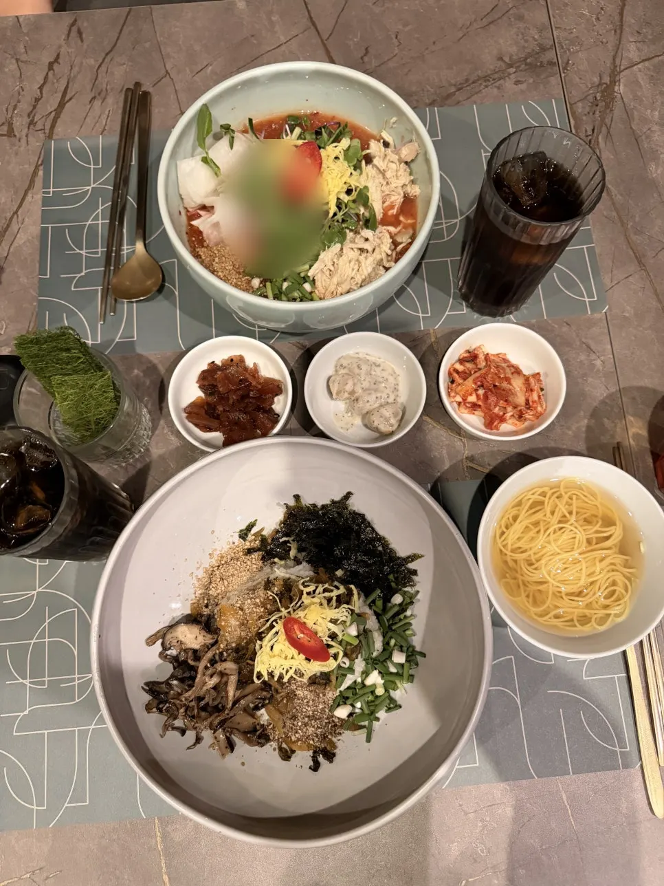 사발 홍초계냉국수 한 그릇