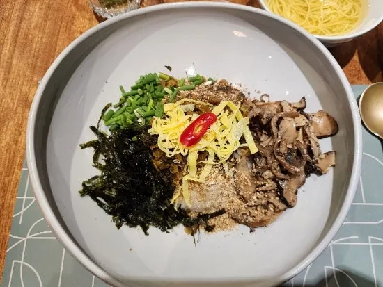 A spoonful of rice wrapped in gamtae