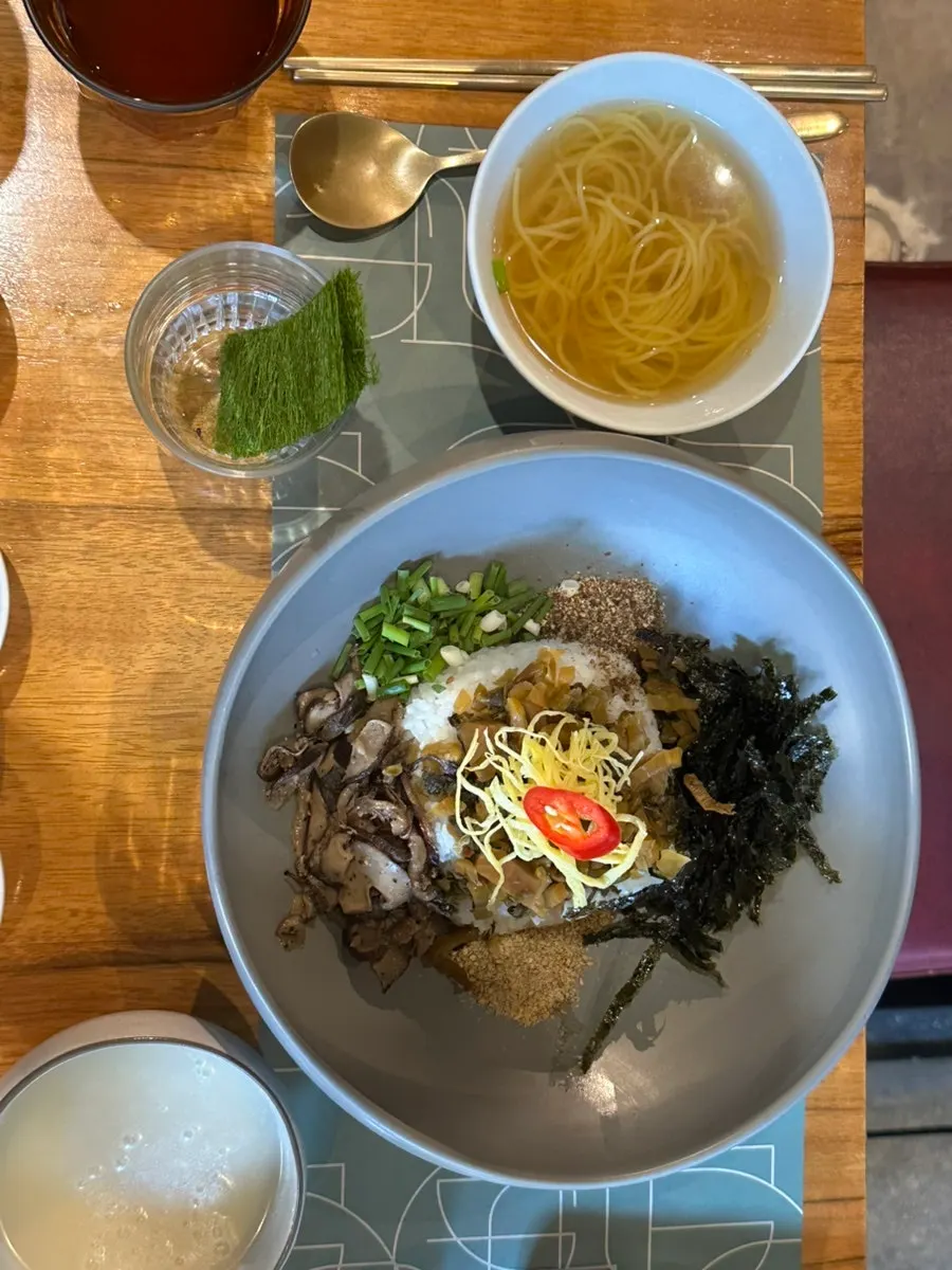 Table setting of the gamtae perilla oil rice set