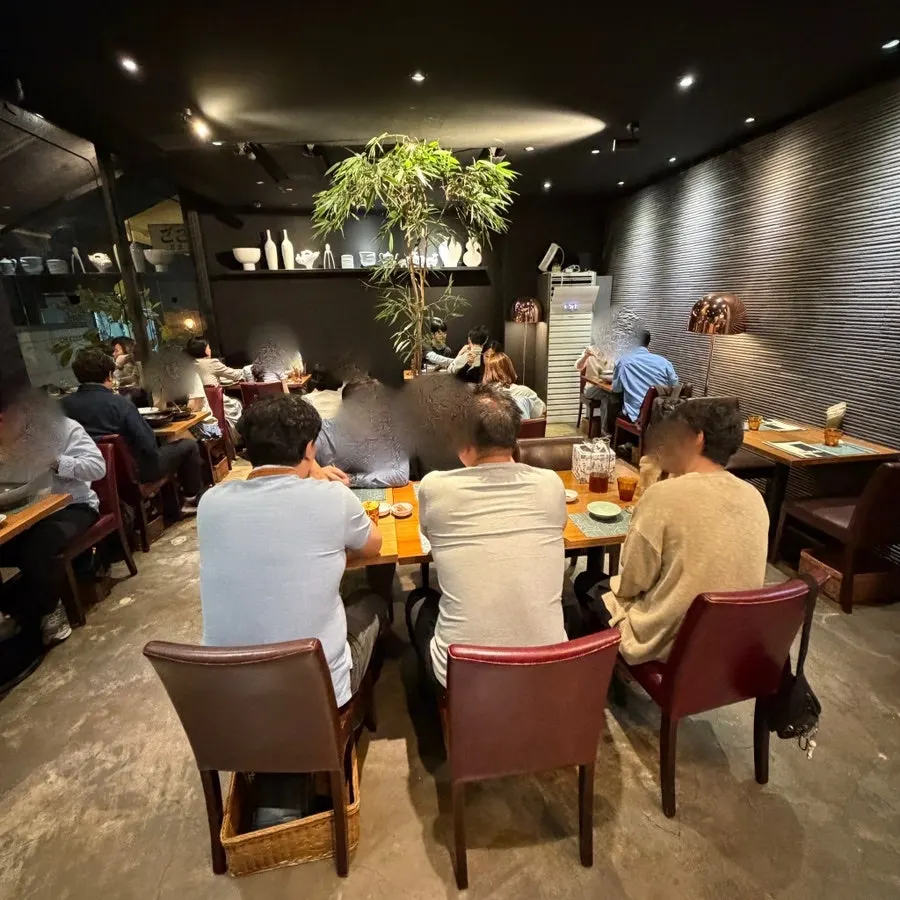 사발 테라스와 건물 전경
