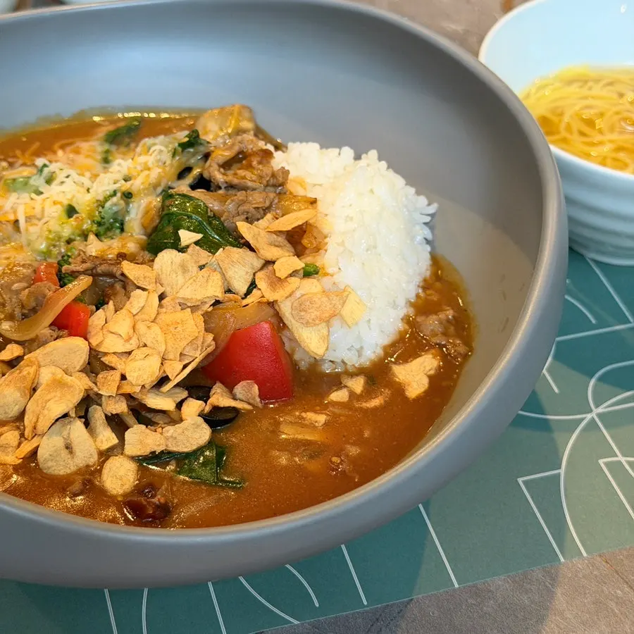 치즈 올린 소고기 시금치카레