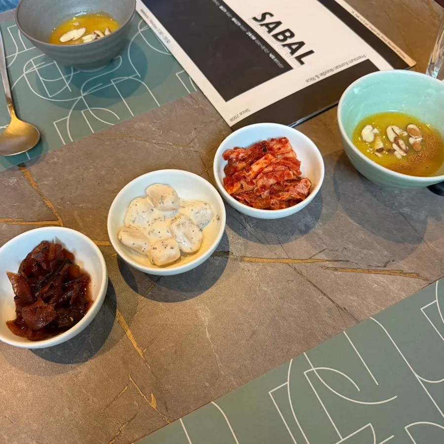 사발 기본 반찬 구성