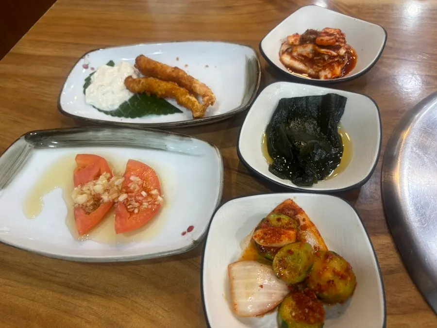 Menu split into meat dishes and meal dishes