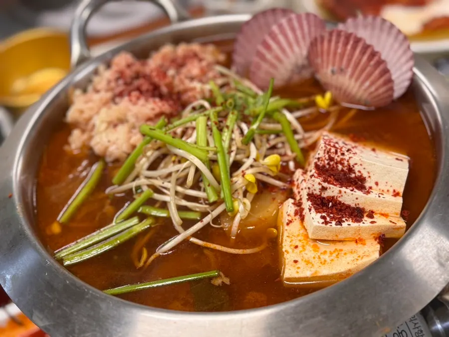Freshly fried pork-cutlet drinking dish