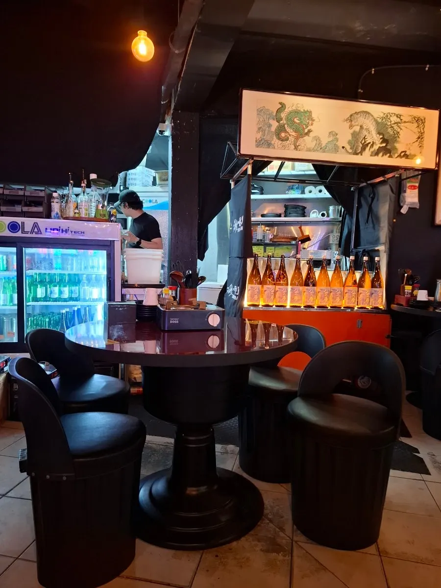 Table seating at Susan Sadang Main Branch