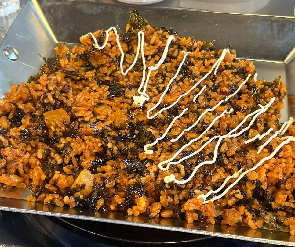 A generous serving of kkakdugi fried rice