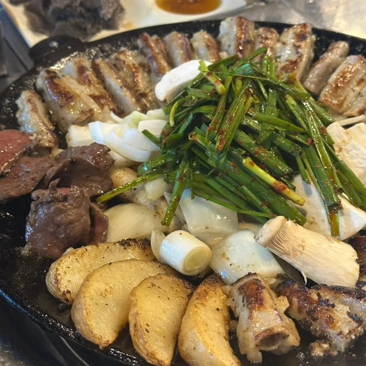 Main shot of the beef gopchang table setting at Bareun Hwangso Gopchang in Sadang