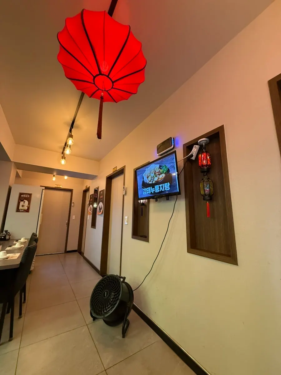 Indoor hall seating at Baoro China Sadang Branch