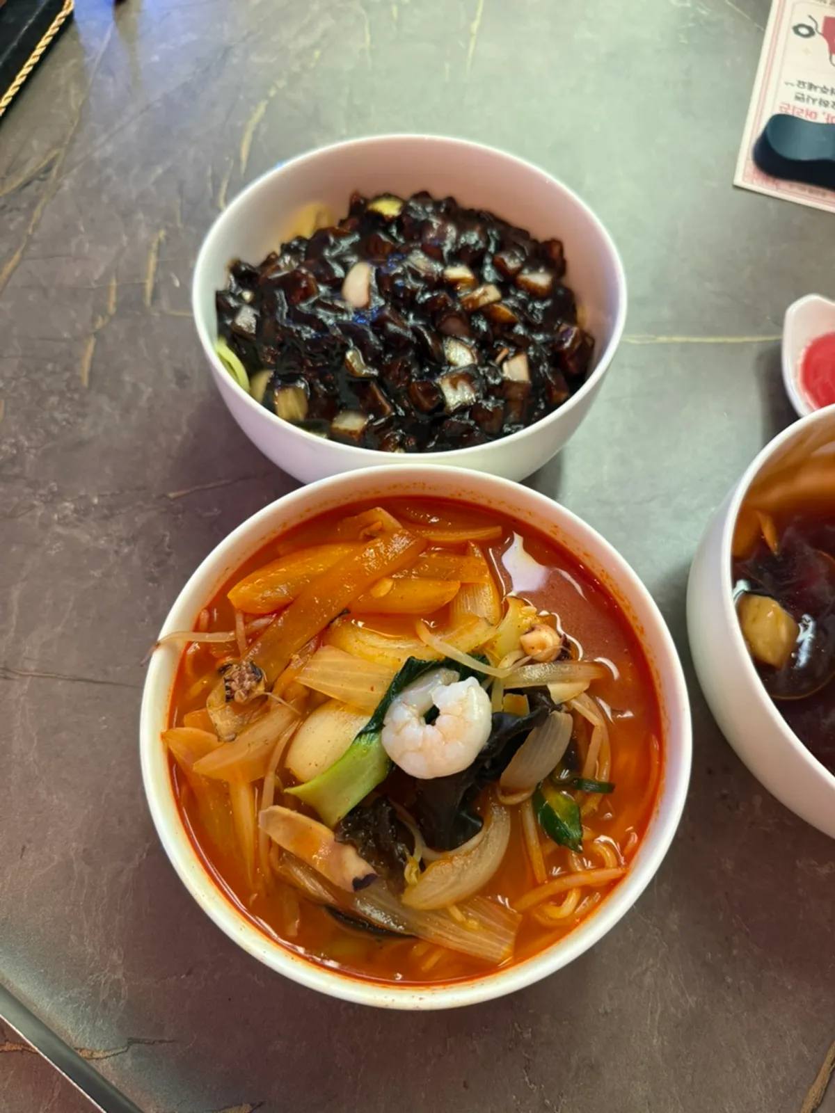 Jjajangmyeon and jjamppong served as part of the lunch special set
