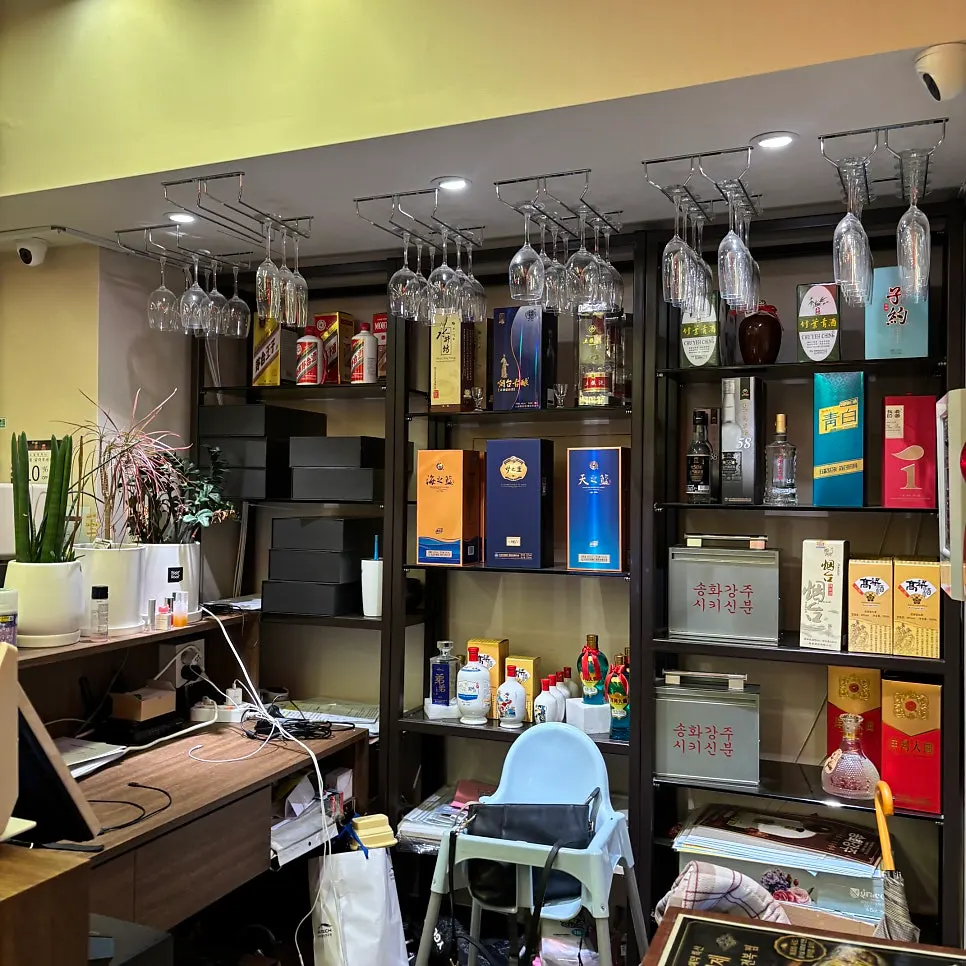 Interior atmosphere of the main hall at Baoro China Sadang Branch
