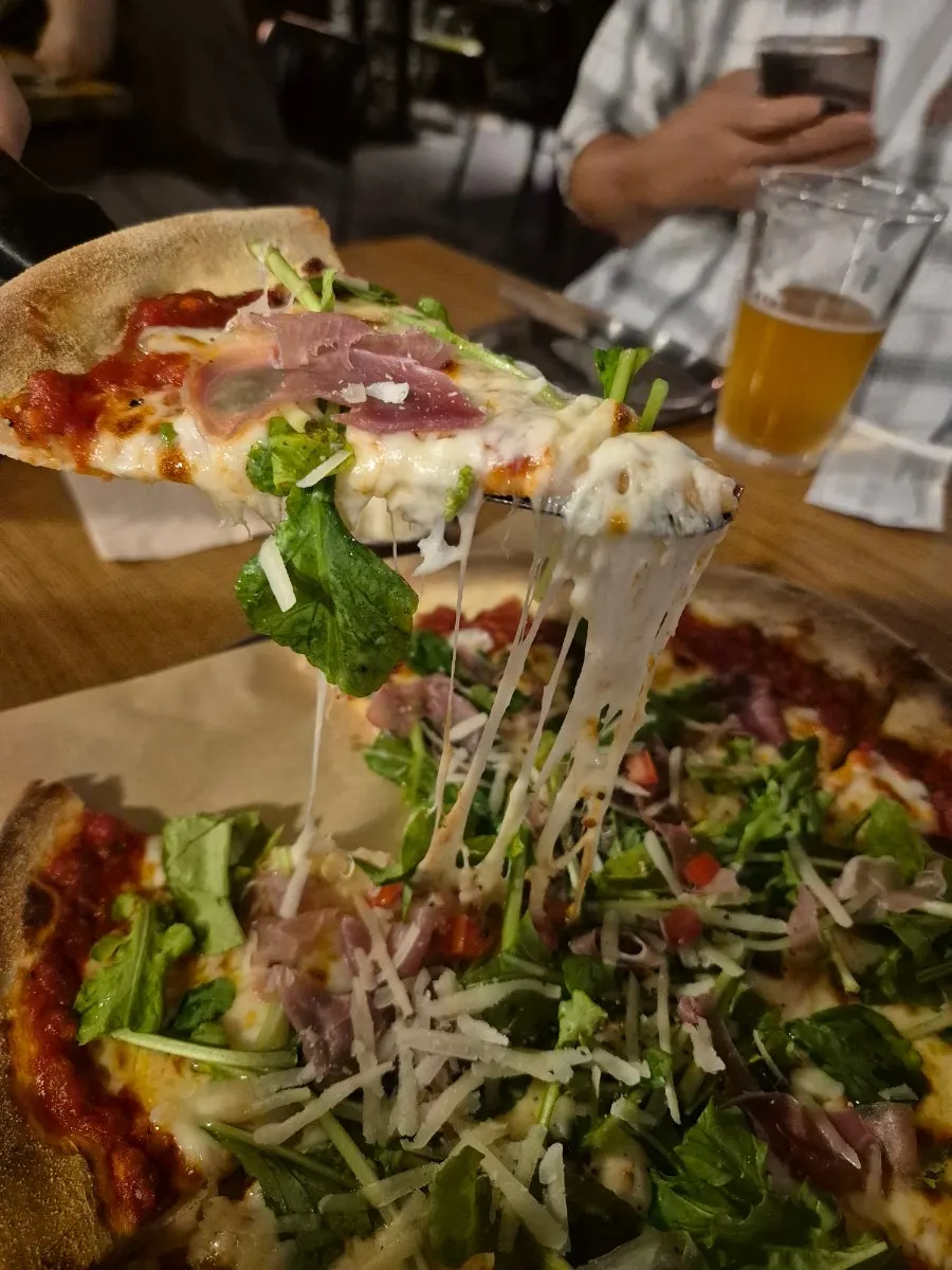 Look of the arugula wood-fired pizza