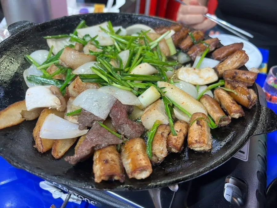 사당역 전집 먹자골목의 바른황소곱창 외부 모습