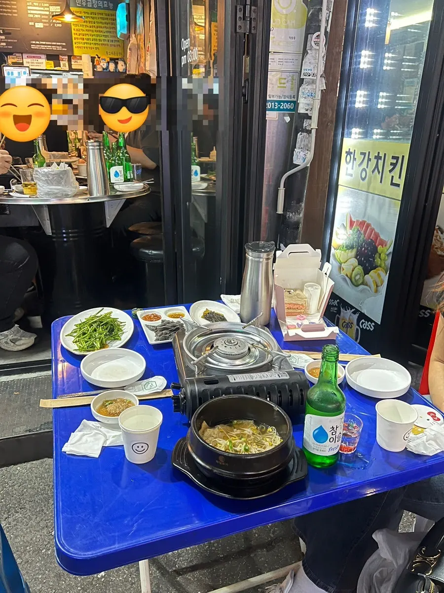포차 느낌 나는 야외 야장 자리 전경