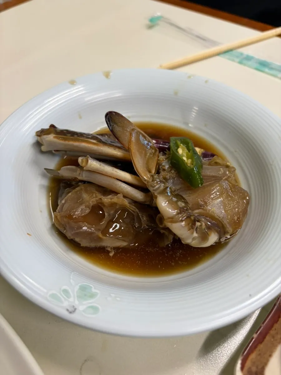 套餐附上的醬油醃蟹