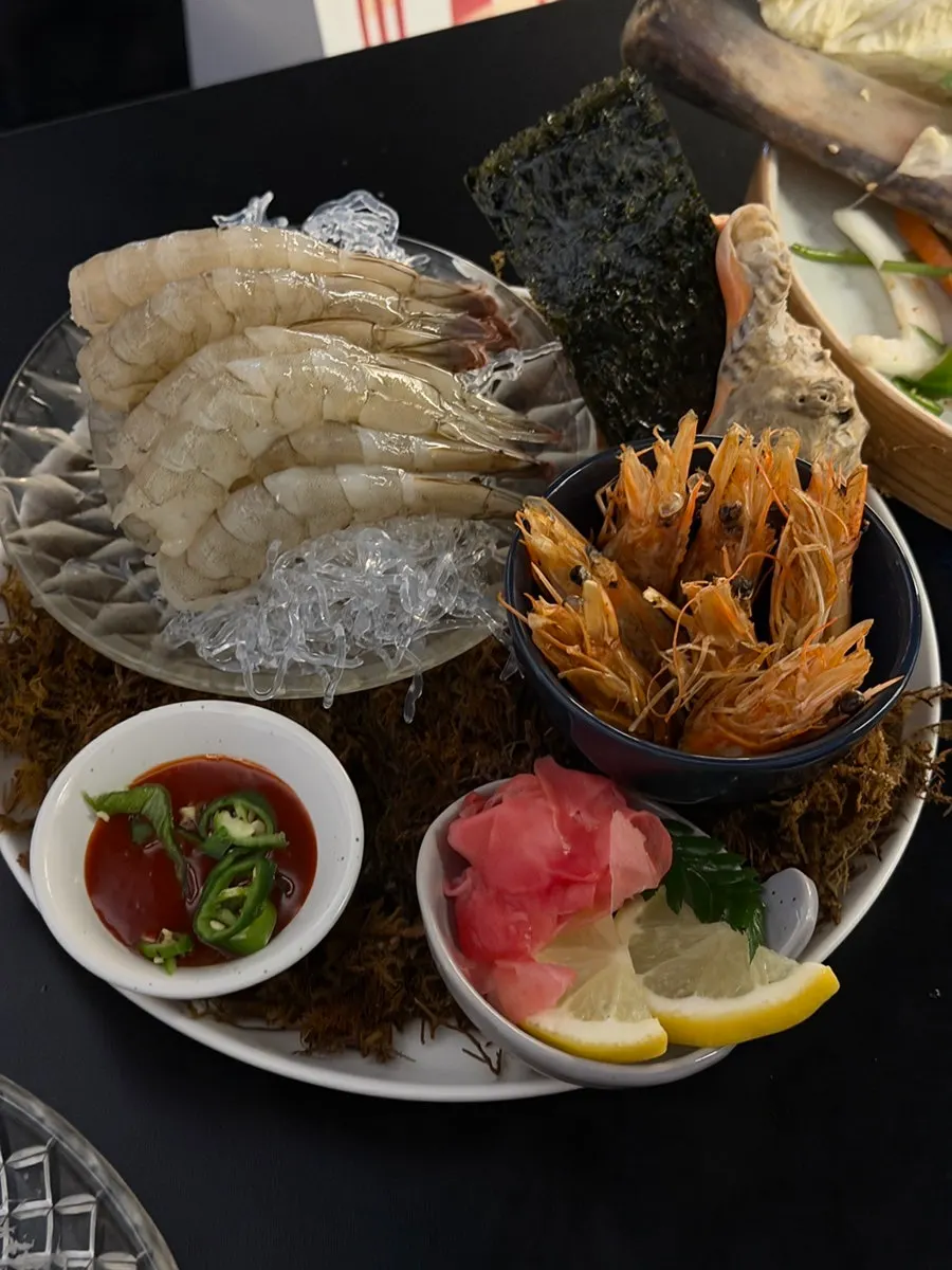 Fresh shrimp platter with fried shrimp heads