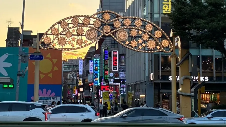 Friday evening street scene near Sadang Station