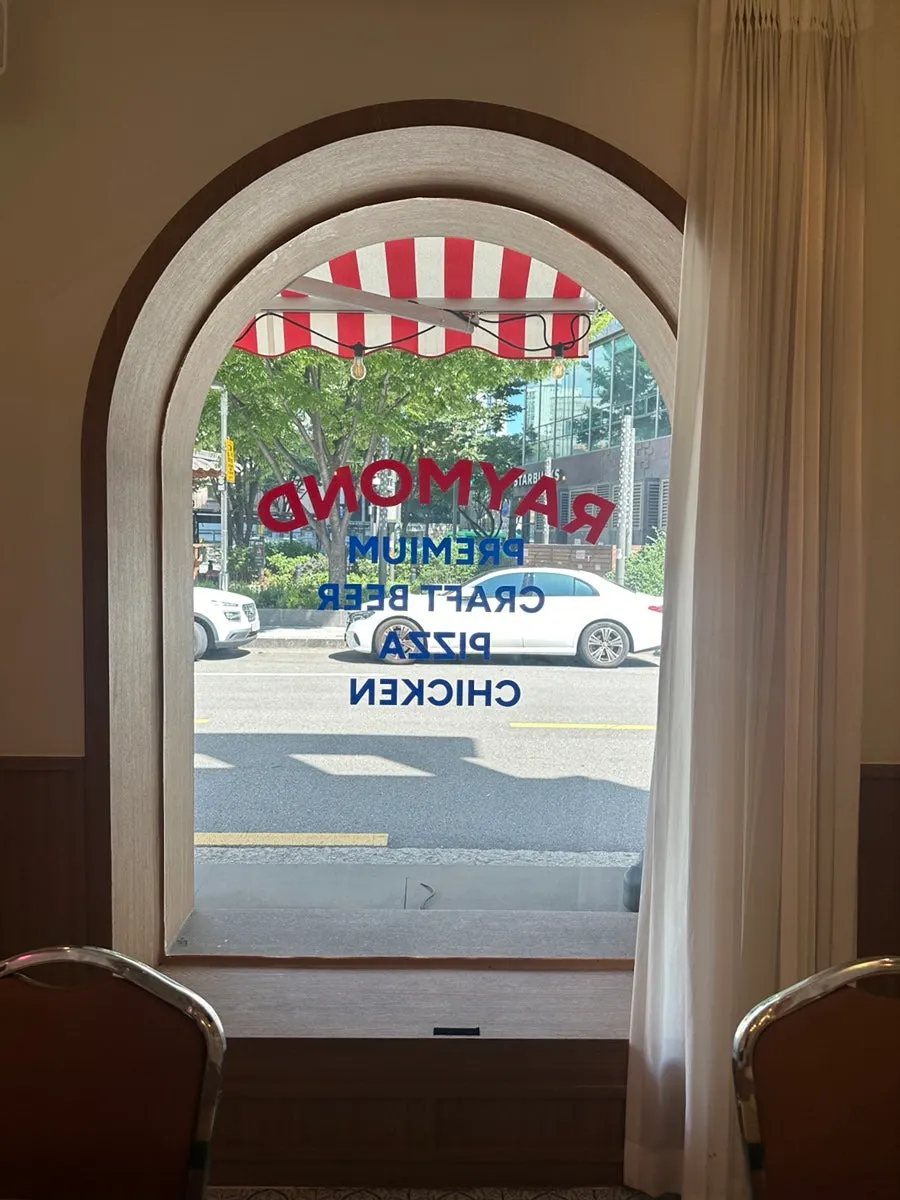 Restaurant space for dining with children