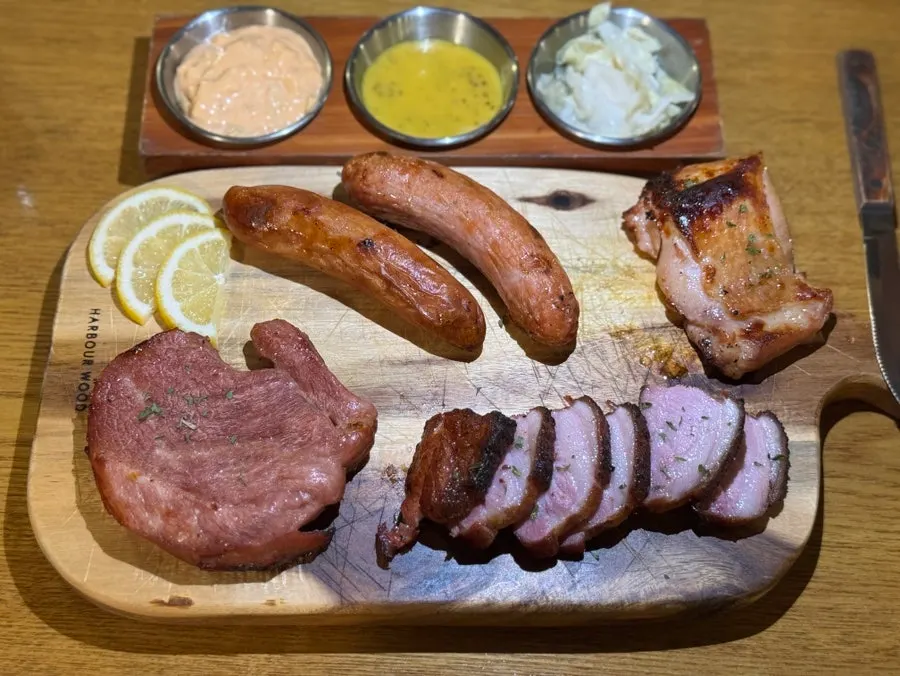 갓 나온 페퍼로니피자 치즈